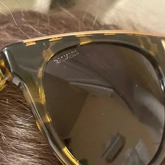 Balmain BL2105 05 Tortoise Brown Gold Sunglasses Brown Lens
57-17 145 France main image 3
